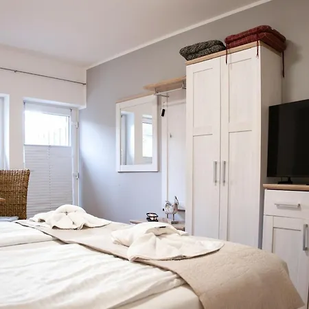 Doppelzimmer Zappelaal Mit Kueche By Pharus Appartement *